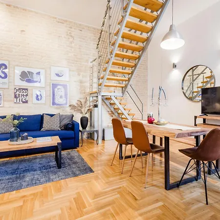 Hidden Gem Penthouse Sauna & Jacuzzi-heart Of Apartman Budapest