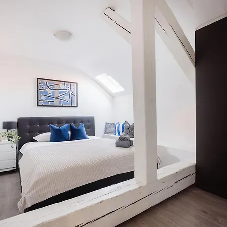 Hidden Gem Penthouse Sauna & Jacuzzi-heart Of Apartman Budapest