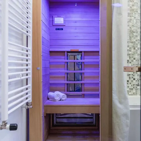 아파트 Hidden Gem Penthouse Sauna & Jacuzzi-heart Of 부다페스트