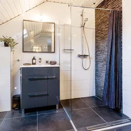 Hidden Gem Penthouse Sauna & Jacuzzi-heart Of Apartmán *